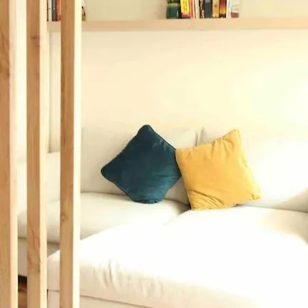 Apartamento Charming Small And Private Garden Praga